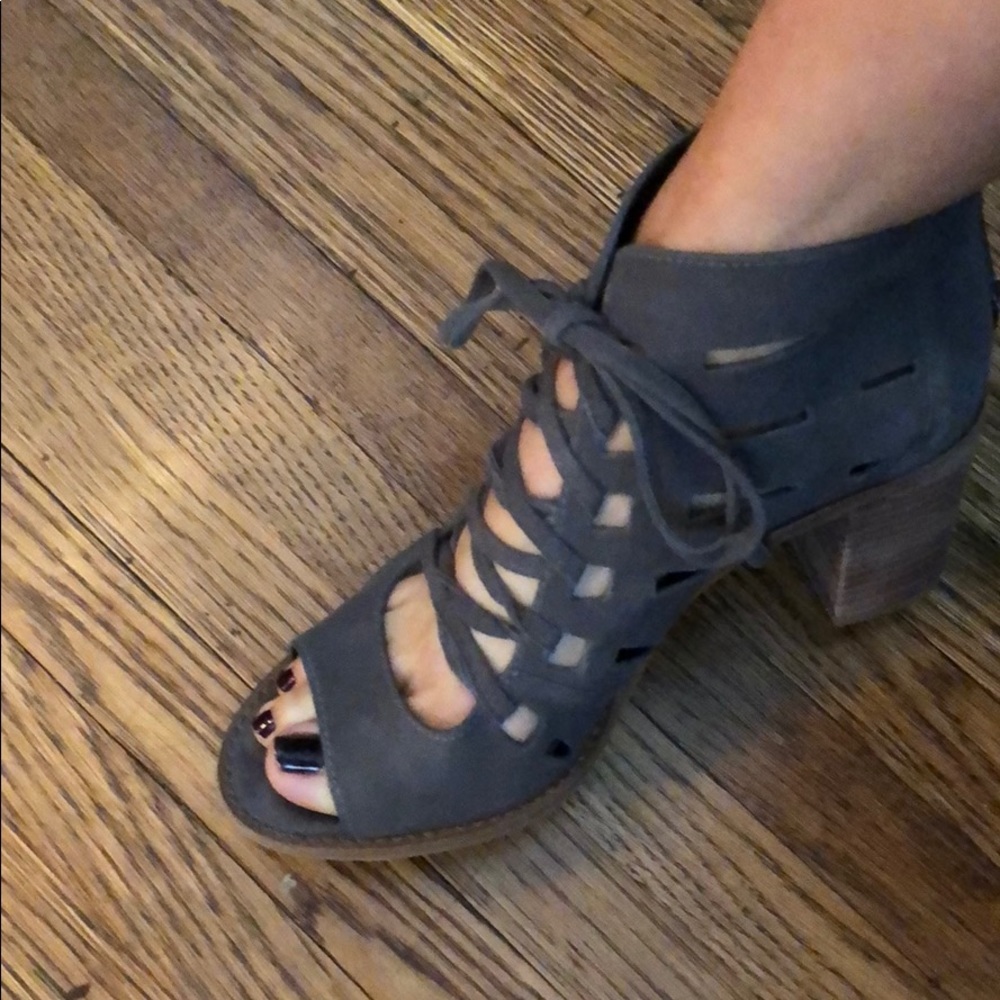 Vince Camuto Heels
